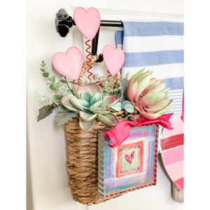 Roundtop Collection Wicker Display Board