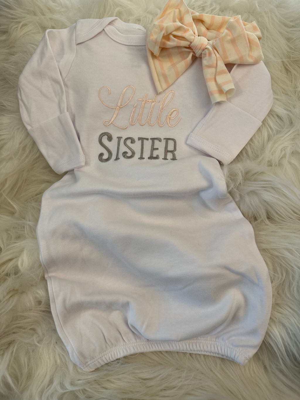 Little Sister Baby Gown Bow Set
