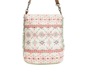 Tres de Quatro Messenger Myra Bag